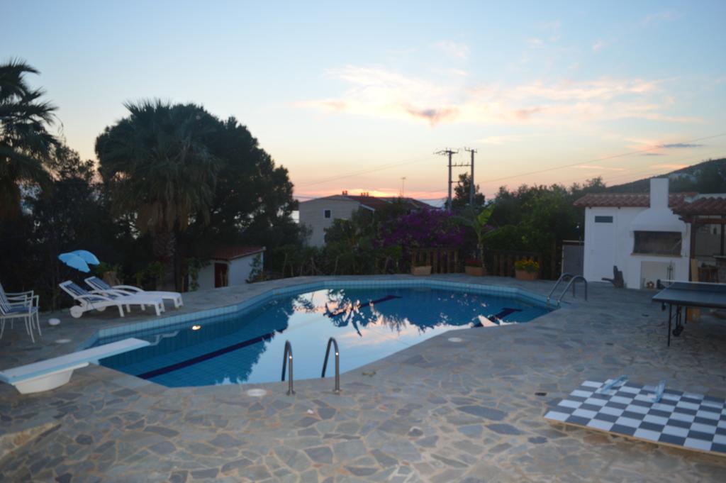 Villa Suites Lagonisi Luxury 外观 照片